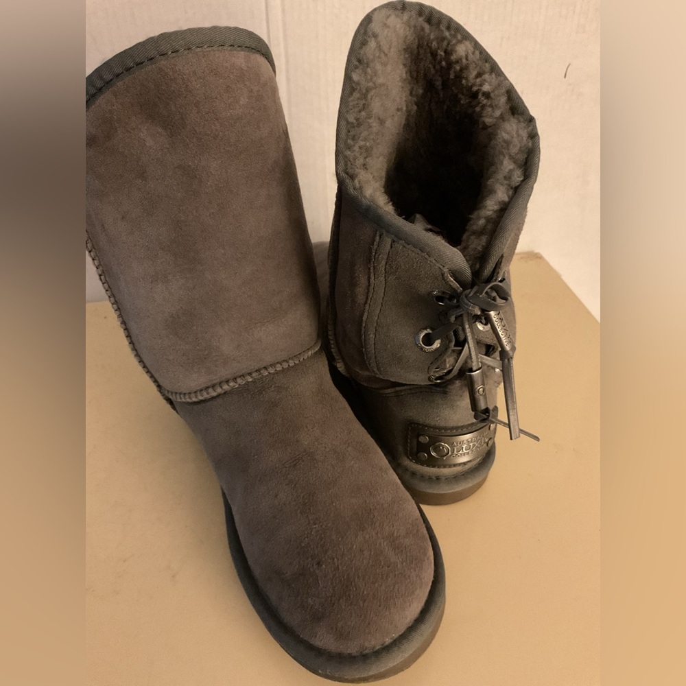Australia Luxe Collective women gray suede dita short boots size 8 - Picture 3 of 10